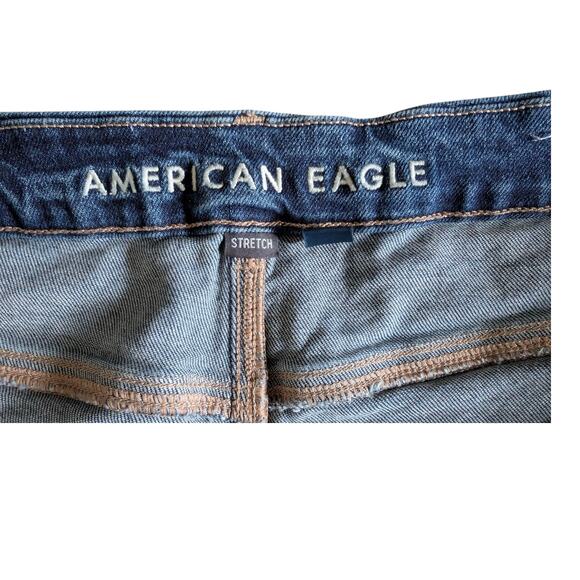 Women's American Eagle Medium Wash Curvy Mom Jeans 20L - Picture 4 of 12